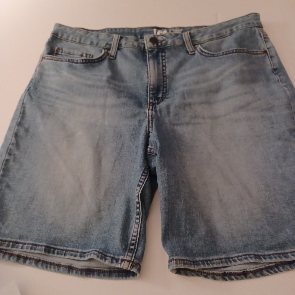 Lee Regular Fit Bermuda Mid Rise Size 16 M Denim Shorts